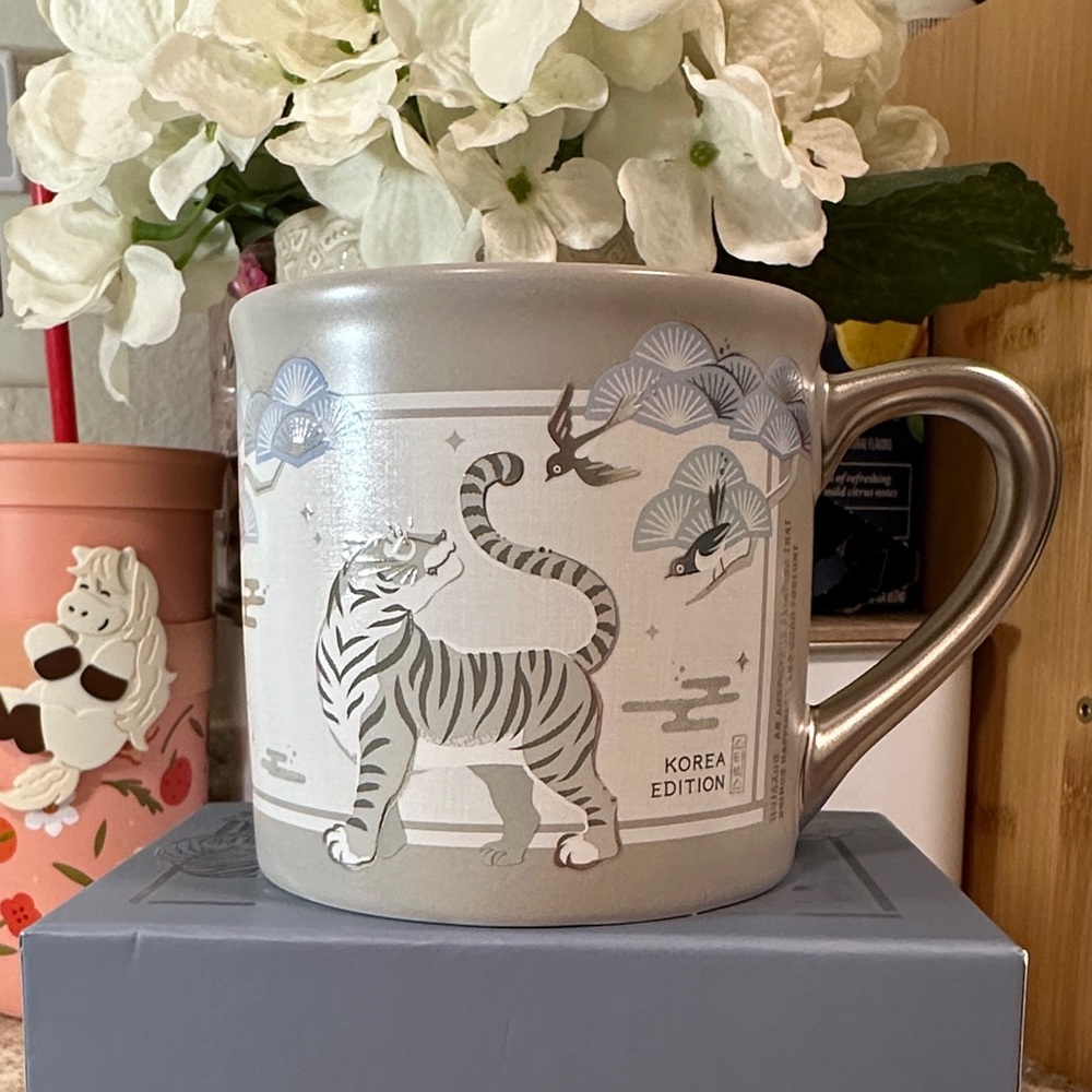Starbucks Korea Hojakdo Ceramic Mug, Limited Edition - Picture 2 of 7